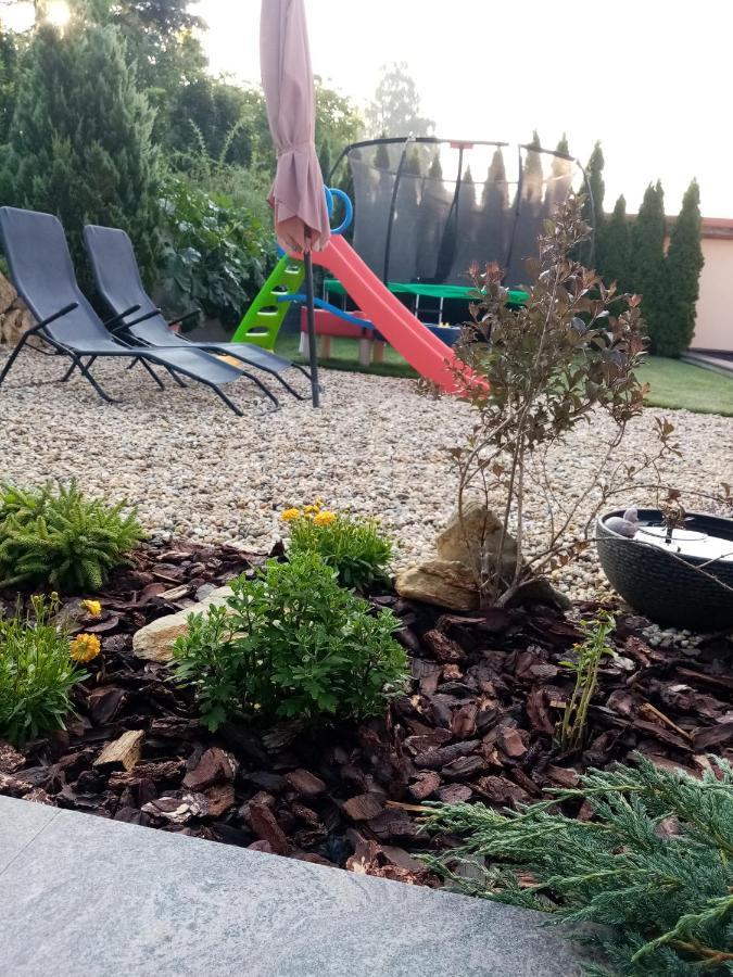 Brezno 2 Izbovy Apartman Sabi Dış mekan fotoğraf