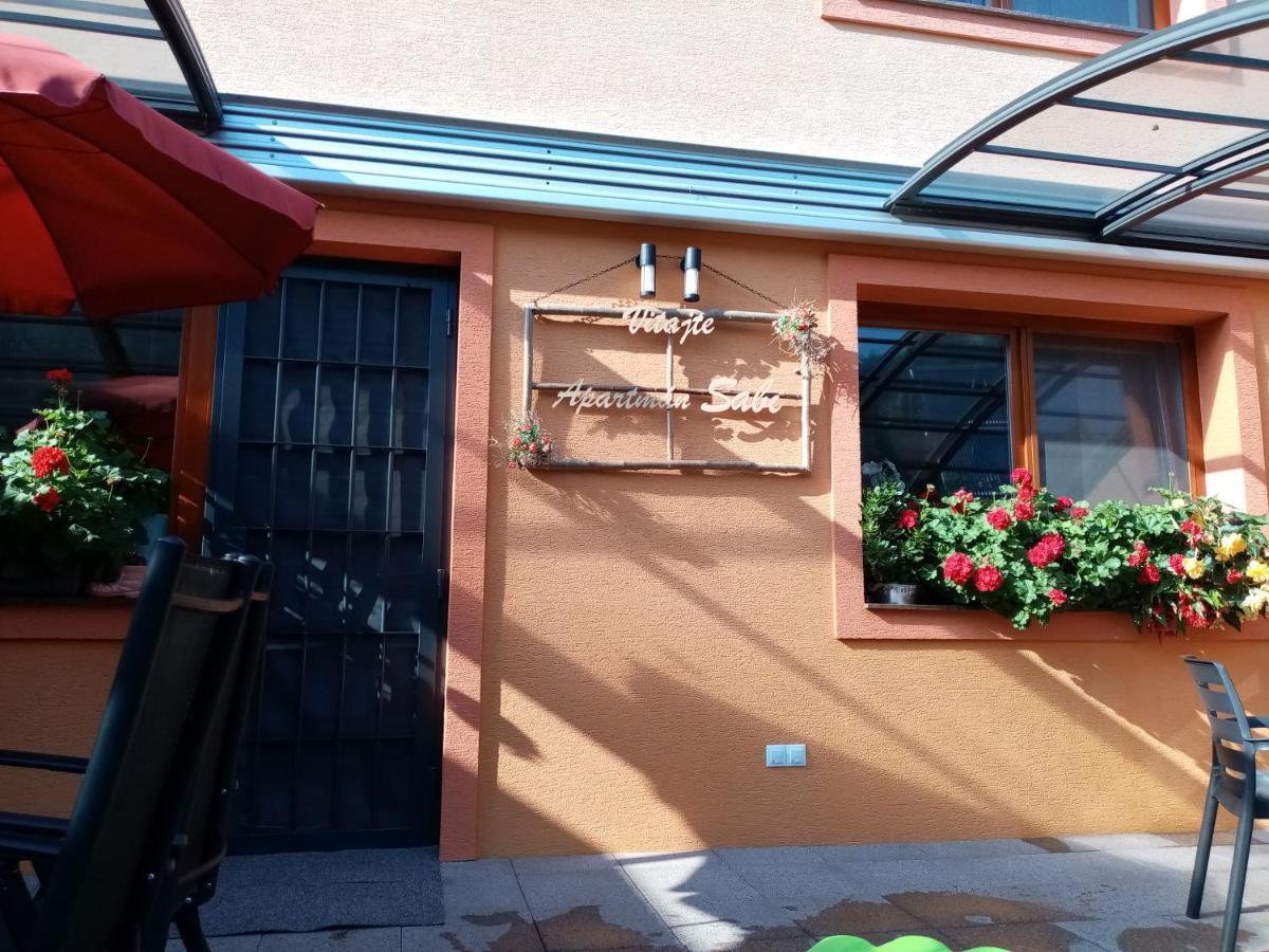 Brezno 2 Izbovy Apartman Sabi Dış mekan fotoğraf